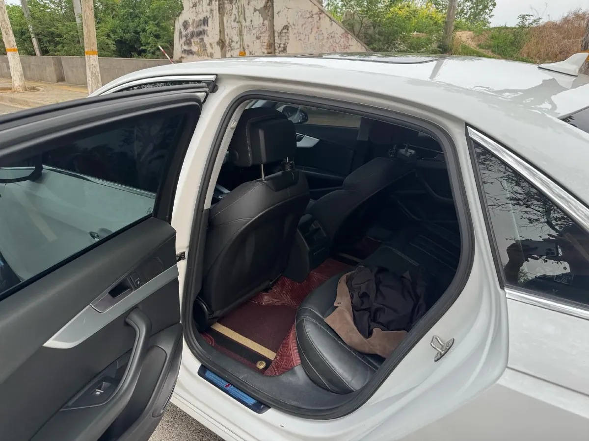 2020 Audi A4L 2.0T 150HP L4 7DCT,autocango,china used car exporter,china ev exporter,chinese used car exporter,chinese used ev exporter