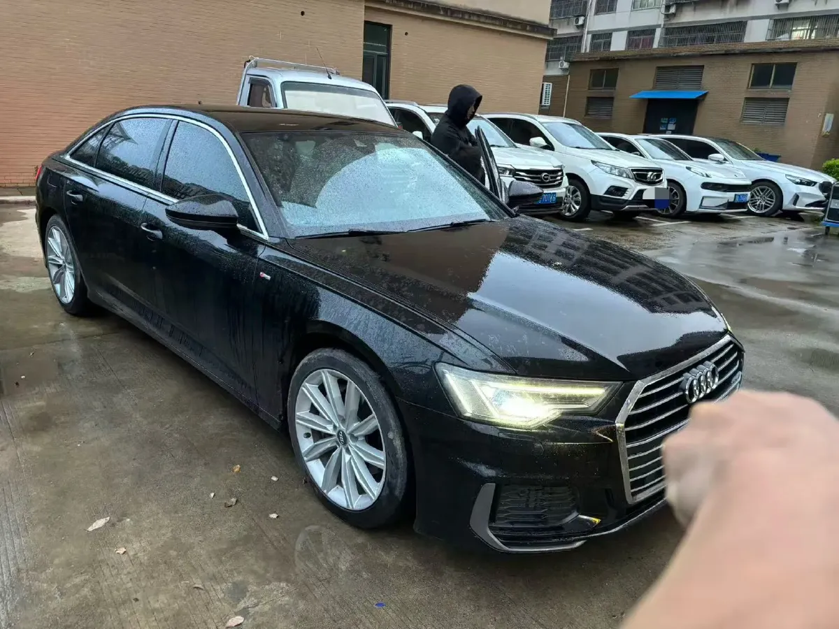 2020 Audi A6L 2.0T 224HP L4 7DCT,autocango,china used car exporter,china ev exporter,chinese used car exporter,chinese used ev exporter