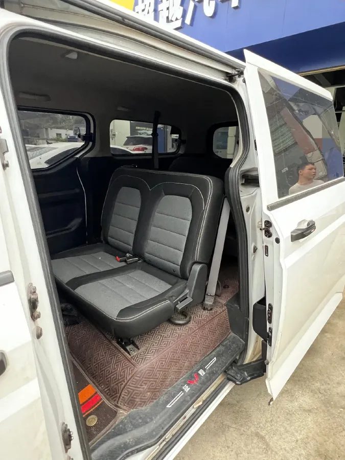 2021 WuLing ZhengChen 1.5T 147HP L4 6MT,autocango,china used car exporter,china ev exporter,chinese used car exporter,chinese used ev exporter