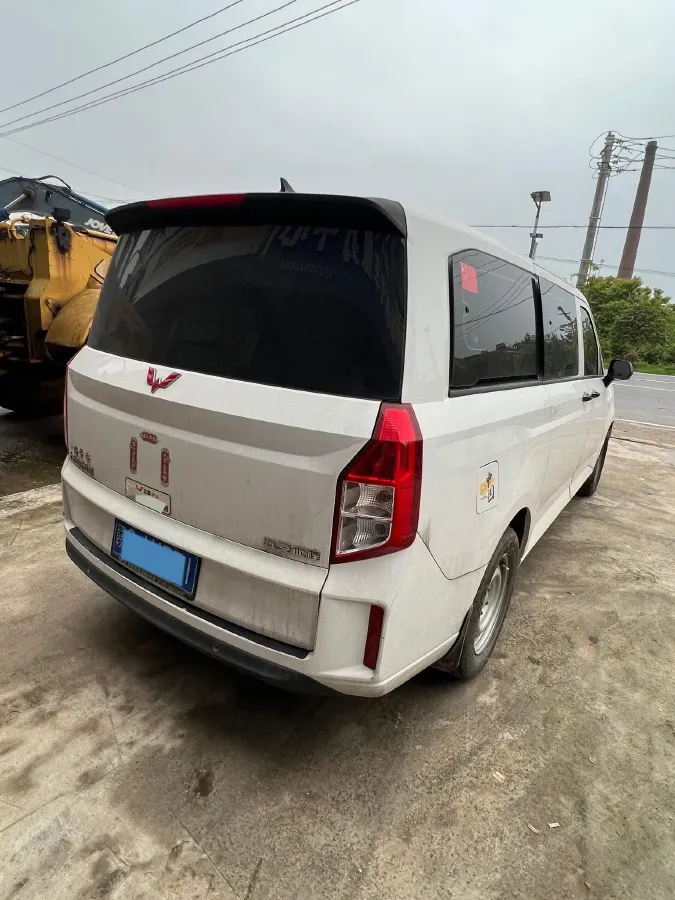 2021 WuLing ZhengChen 1.5T 147HP L4 6MT,autocango,china used car exporter,china ev exporter,chinese used car exporter,chinese used ev exporter