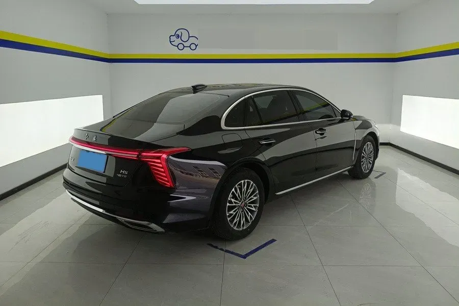 2024 HongQi H5 2.0T 224HP L4 8AT,autocango,china used car exporter,china ev exporter,chinese used car exporter,chinese used ev exporter