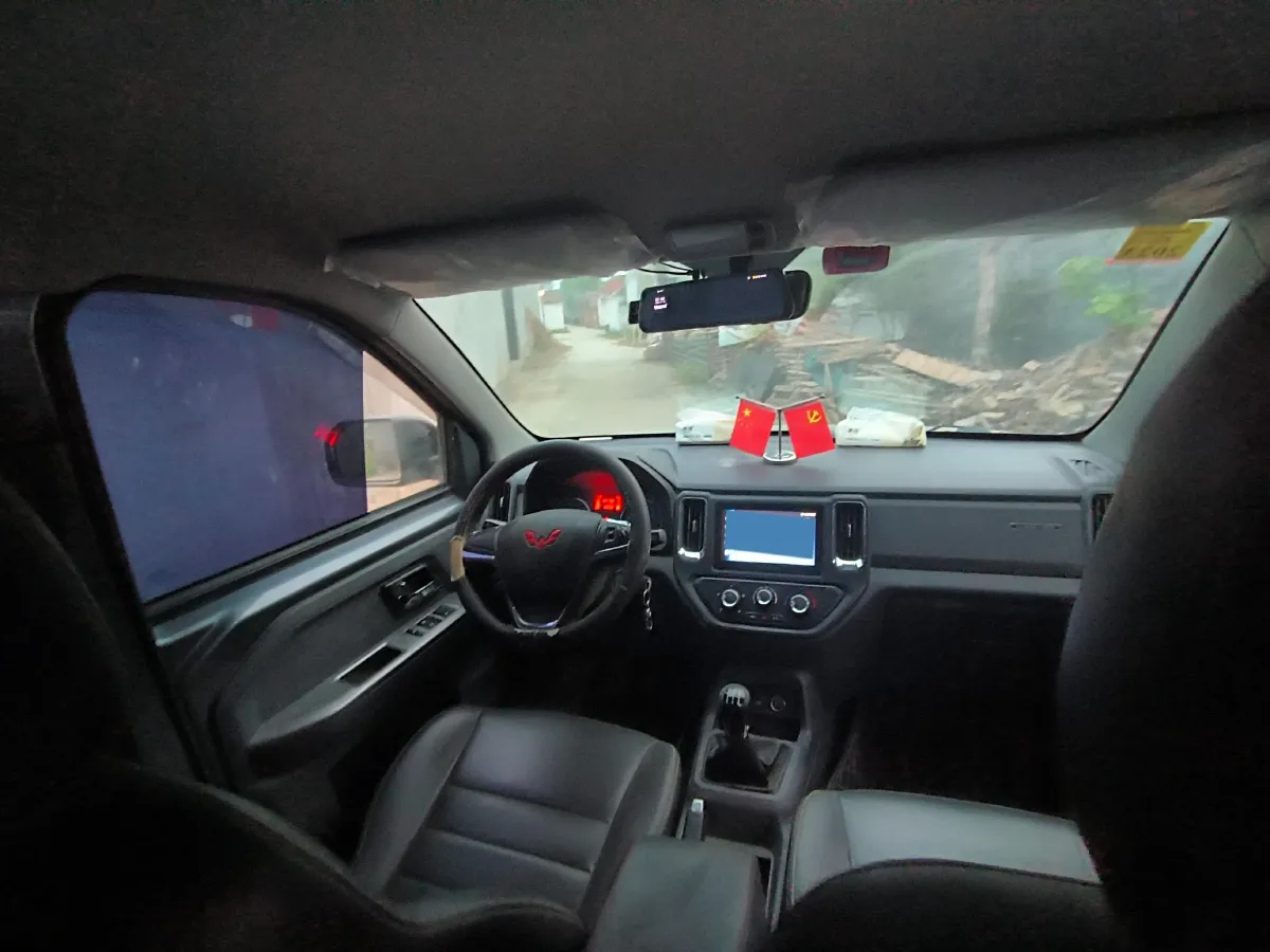 2021 WuLing ZhentTu 1.5L 99HP L4 5MT,autocango,china used car exporter,china ev exporter,chinese used car exporter,chinese used ev exporter