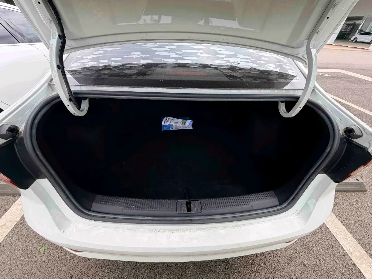 2020 Roewe i5 1.5L 120HP L4 CVT,autocango,china used car exporter,china ev exporter,chinese used car exporter,chinese used ev exporter