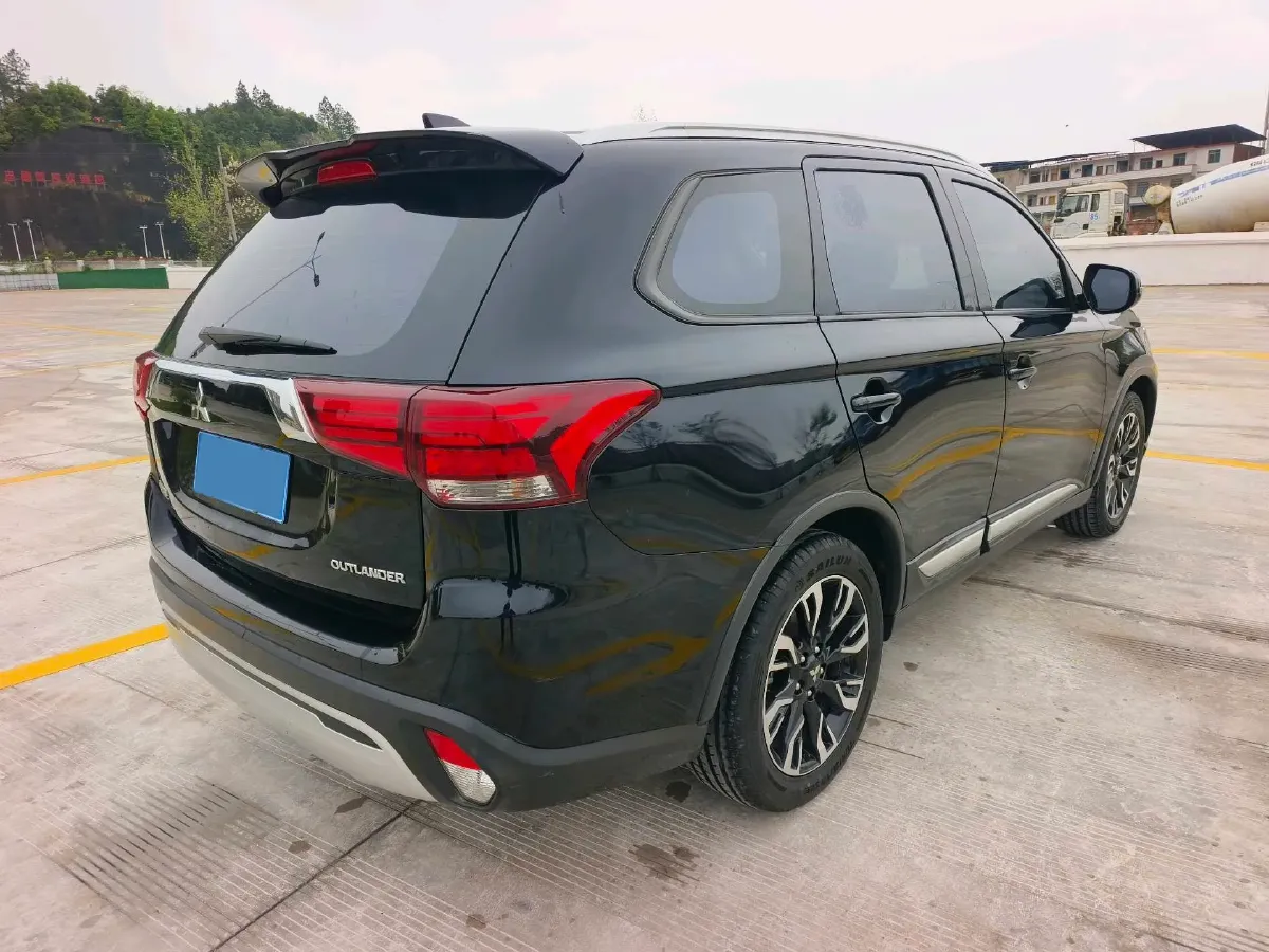 2019 Mitsubishi Outlander 2.0L 166HP L4 CVT,autocango,china used car exporter,china ev exporter,chinese used car exporter,chinese used ev exporter