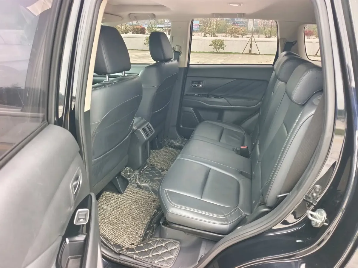 2019 Mitsubishi Outlander 2.0L 166HP L4 CVT,autocango,china used car exporter,china ev exporter,chinese used car exporter,chinese used ev exporter