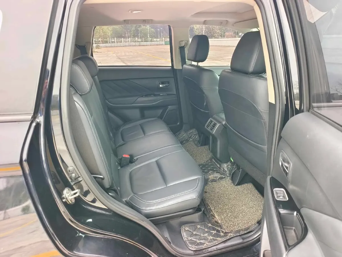 2019 Mitsubishi Outlander 2.0L 166HP L4 CVT,autocango,china used car exporter,china ev exporter,chinese used car exporter,chinese used ev exporter