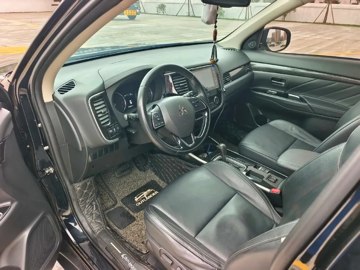 2019 Mitsubishi Outlander 2.0L 166HP L4 CVT,autocango,china used car exporter,china ev exporter,chinese used car exporter,chinese used ev exporter