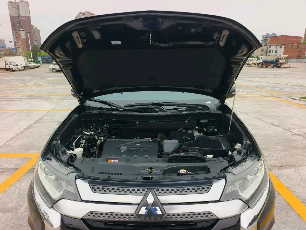 2019 Mitsubishi Outlander 2.0L 166HP L4 CVT,autocango,china used car exporter,china ev exporter,chinese used car exporter,chinese used ev exporter