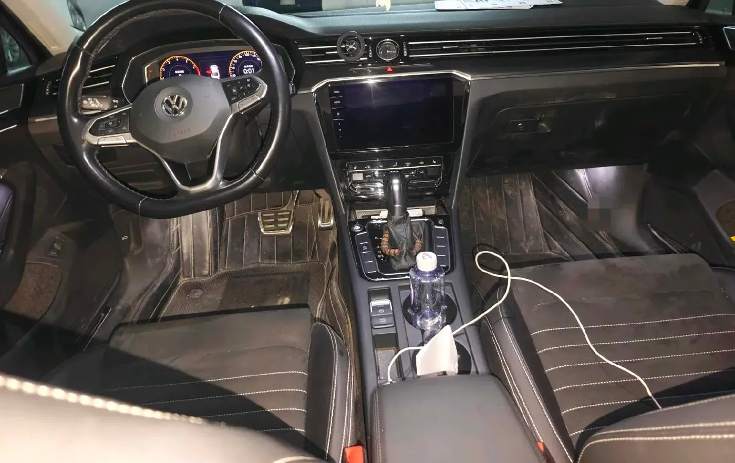 2020 Volkswagen Magotan 2.0T 220HP L4 7DCT,autocango,china used car exporter,china ev exporter,chinese used car exporter,chinese used ev exporter