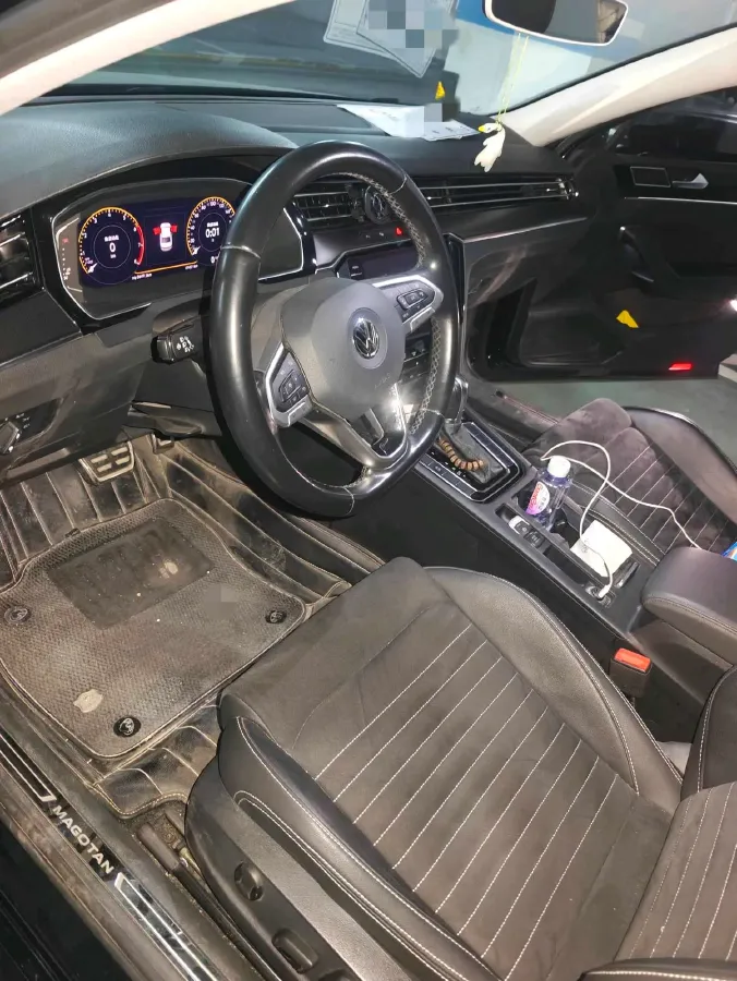 2020 Volkswagen Magotan 2.0T 220HP L4 7DCT,autocango,china used car exporter,china ev exporter,chinese used car exporter,chinese used ev exporter