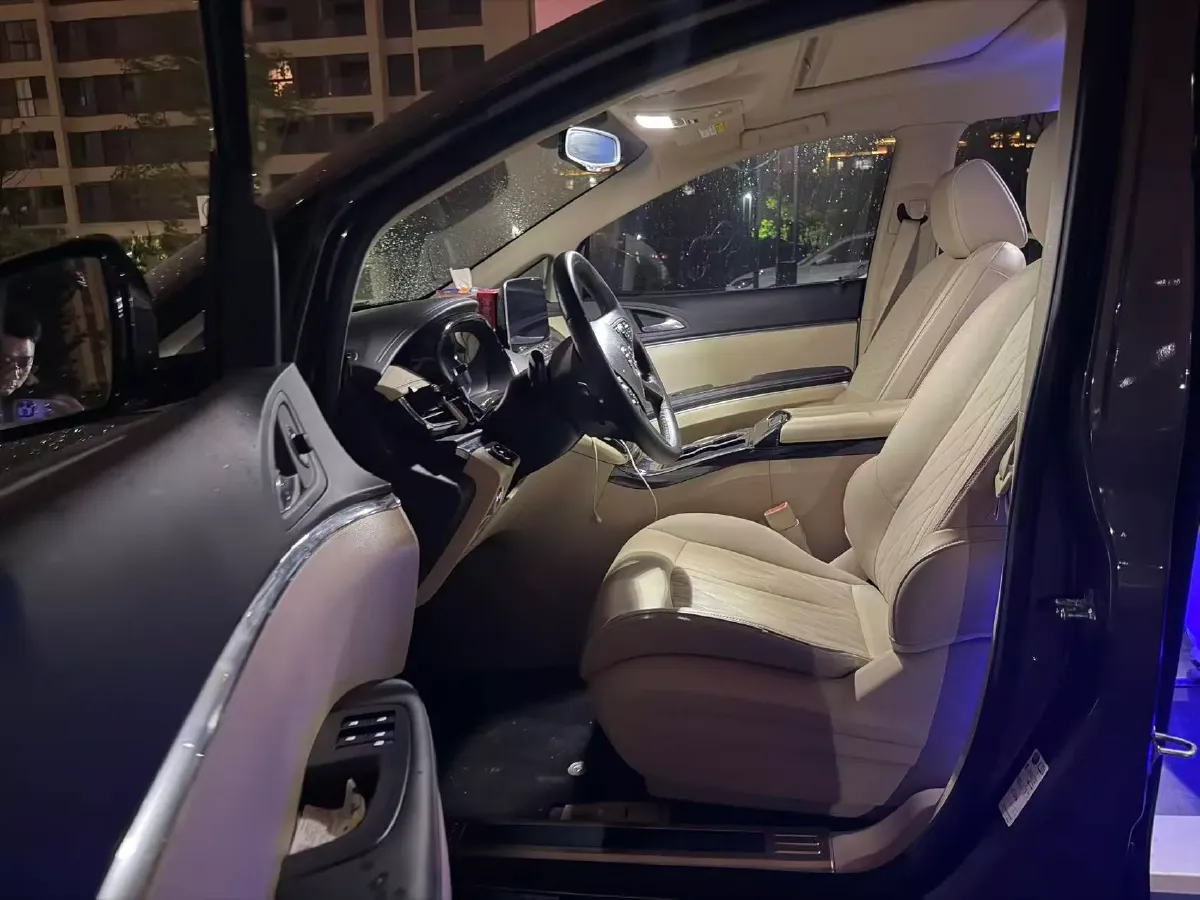 2023 Buick GL8 2.0T 237HP L4 9AT,autocango,china used car exporter,china ev exporter,chinese used car exporter,chinese used ev exporter