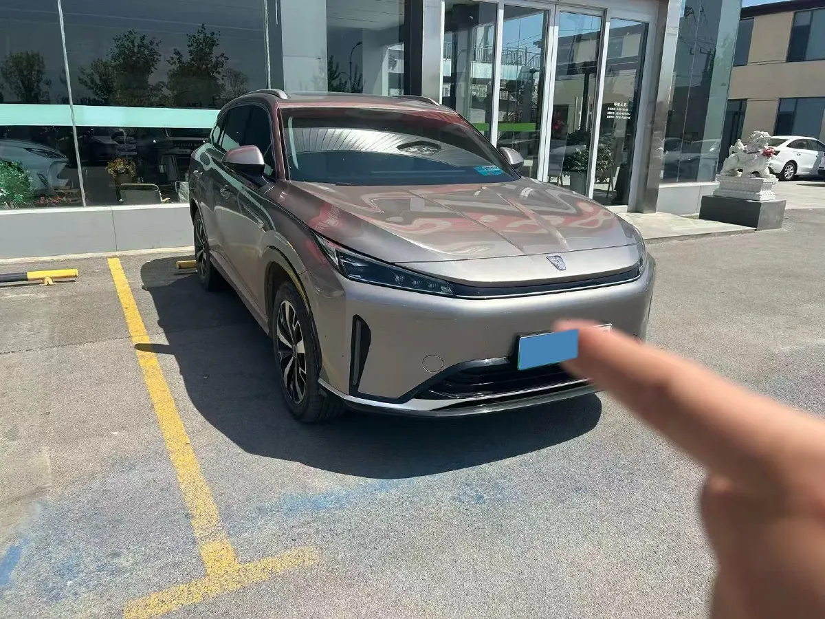 2024 Roewe D5X DMH 1.5T 150HP L4 2DHT PHEV 21.4KWH,autocango,china used car exporter,china ev exporter,chinese used car exporter,chinese used ev exporter