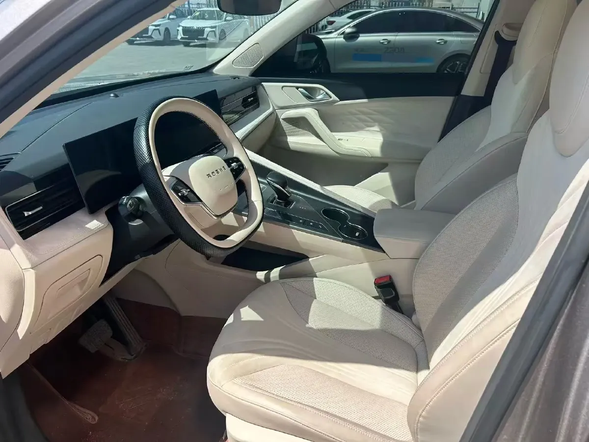 2024 Roewe D5X DMH 1.5T 150HP L4 2DHT PHEV 21.4KWH,autocango,china used car exporter,china ev exporter,chinese used car exporter,chinese used ev exporter