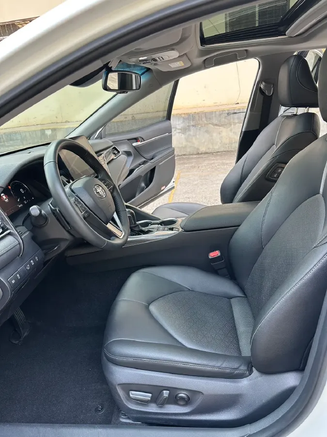 2021 Toyota Camry 2.5L 209HP L4 8AT,autocango,china used car exporter,china ev exporter,chinese used car exporter,chinese used ev exporter