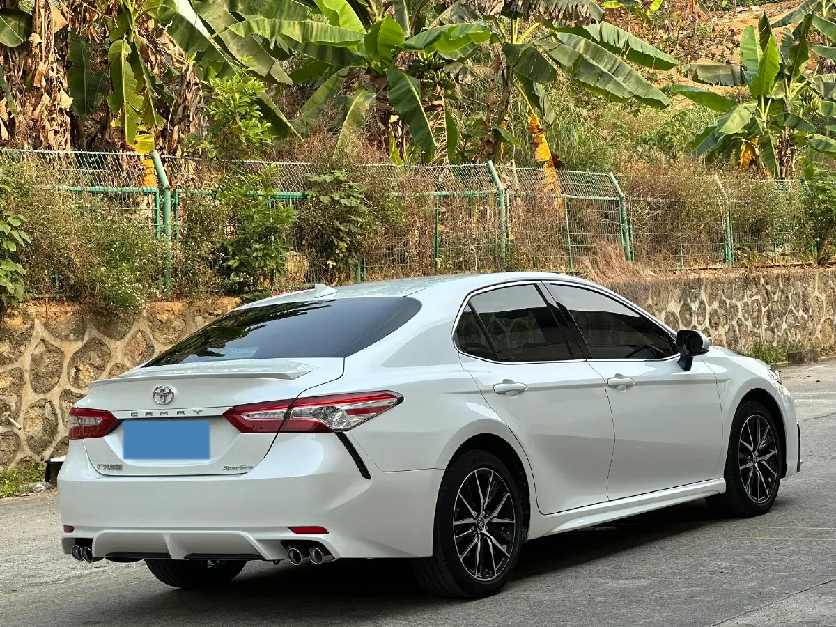 2021 Toyota Camry 2.5L 209HP L4 8AT,autocango,china used car exporter,china ev exporter,chinese used car exporter,chinese used ev exporter