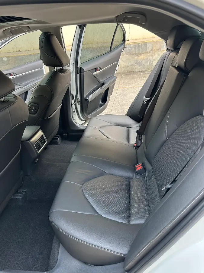 2021 Toyota Camry 2.5L 209HP L4 8AT,autocango,china used car exporter,china ev exporter,chinese used car exporter,chinese used ev exporter