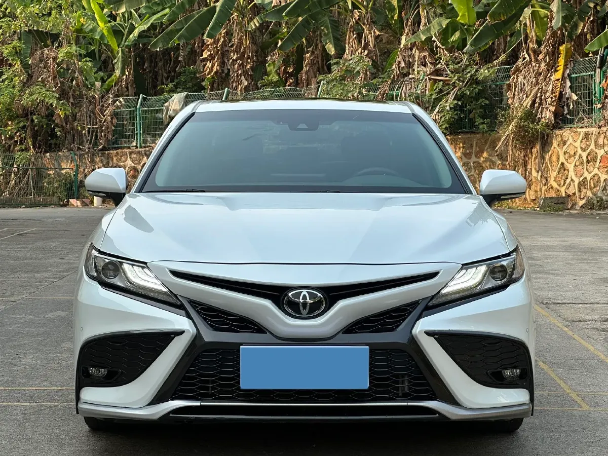 2021 Toyota Camry 2.5L 209HP L4 8AT,autocango,china used car exporter,china ev exporter,chinese used car exporter,chinese used ev exporter