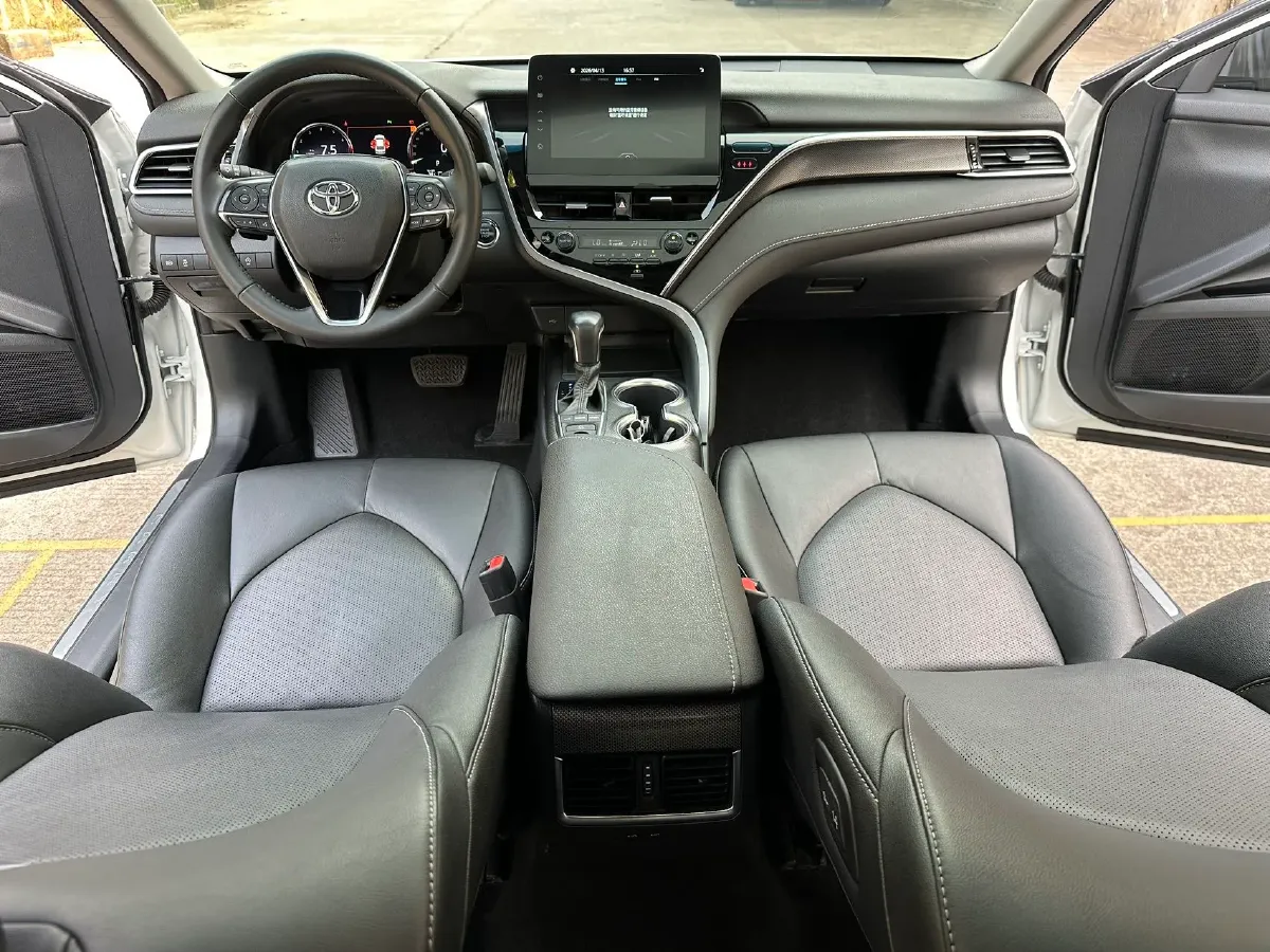 2021 Toyota Camry 2.5L 209HP L4 8AT,autocango,china used car exporter,china ev exporter,chinese used car exporter,chinese used ev exporter