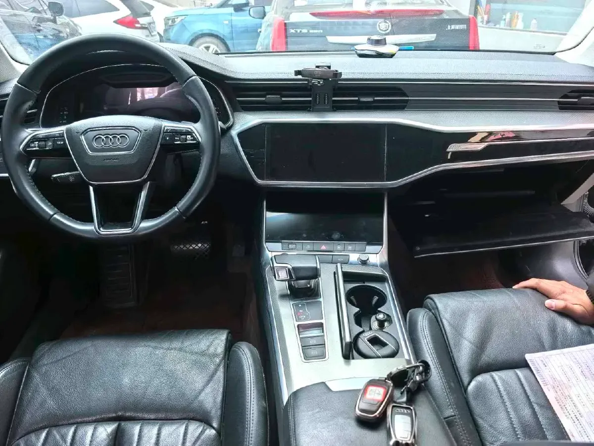 2020 Audi A6L 2.0T 190HP L4 7DCT,autocango,china used car exporter,china ev exporter,chinese used car exporter,chinese used ev exporter