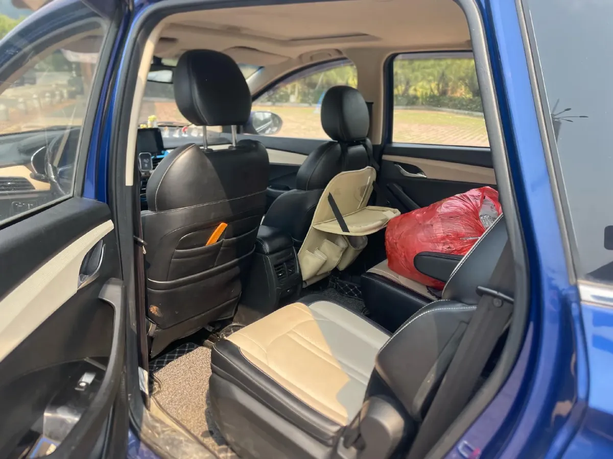 2018 BaoJun 310W 1.5L 112HP L4 5AMT,autocango,china used car exporter,china ev exporter,chinese used car exporter,chinese used ev exporter