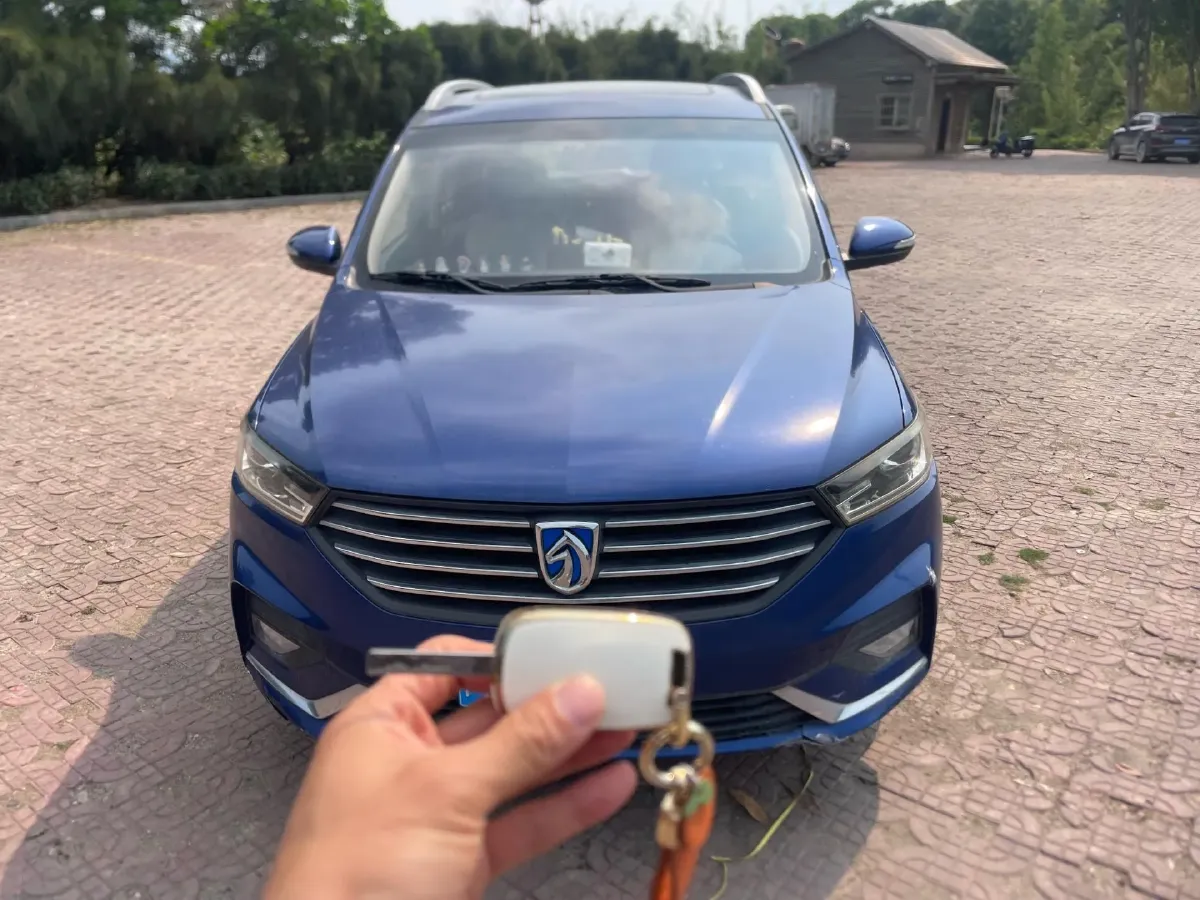 2018 BaoJun 310W 1.5L 112HP L4 5AMT,autocango,china used car exporter,china ev exporter,chinese used car exporter,chinese used ev exporter