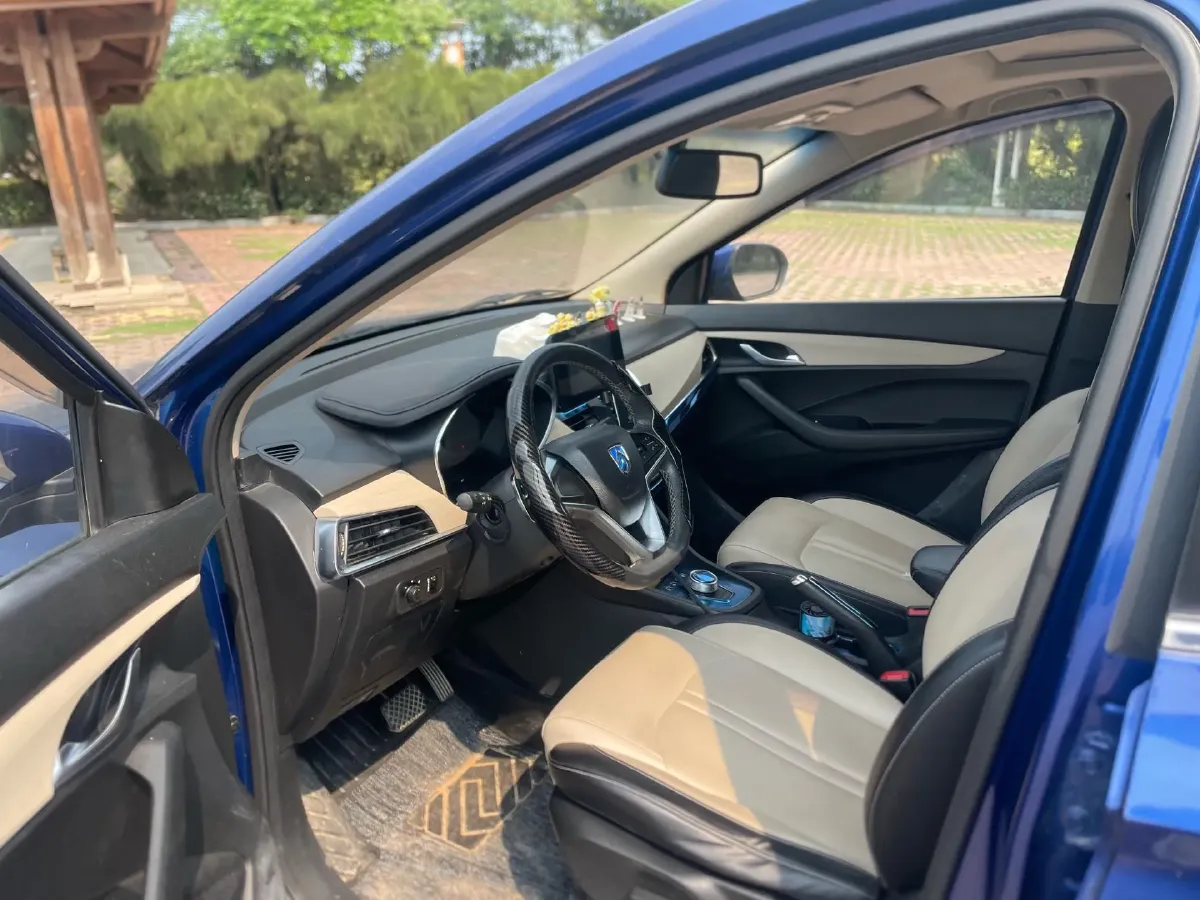 2018 BaoJun 310W 1.5L 112HP L4 5AMT,autocango,china used car exporter,china ev exporter,chinese used car exporter,chinese used ev exporter