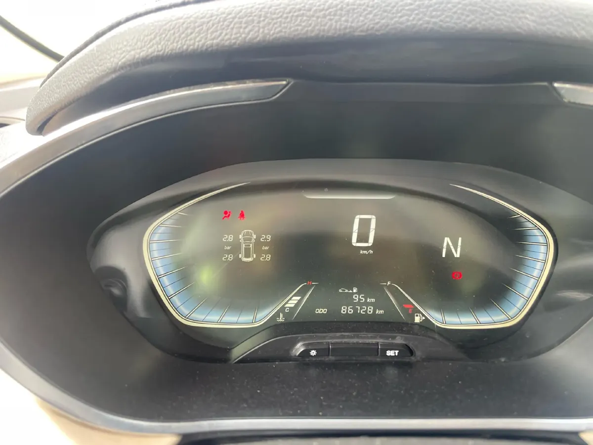 2018 BaoJun 310W 1.5L 112HP L4 5AMT,autocango,china used car exporter,china ev exporter,chinese used car exporter,chinese used ev exporter