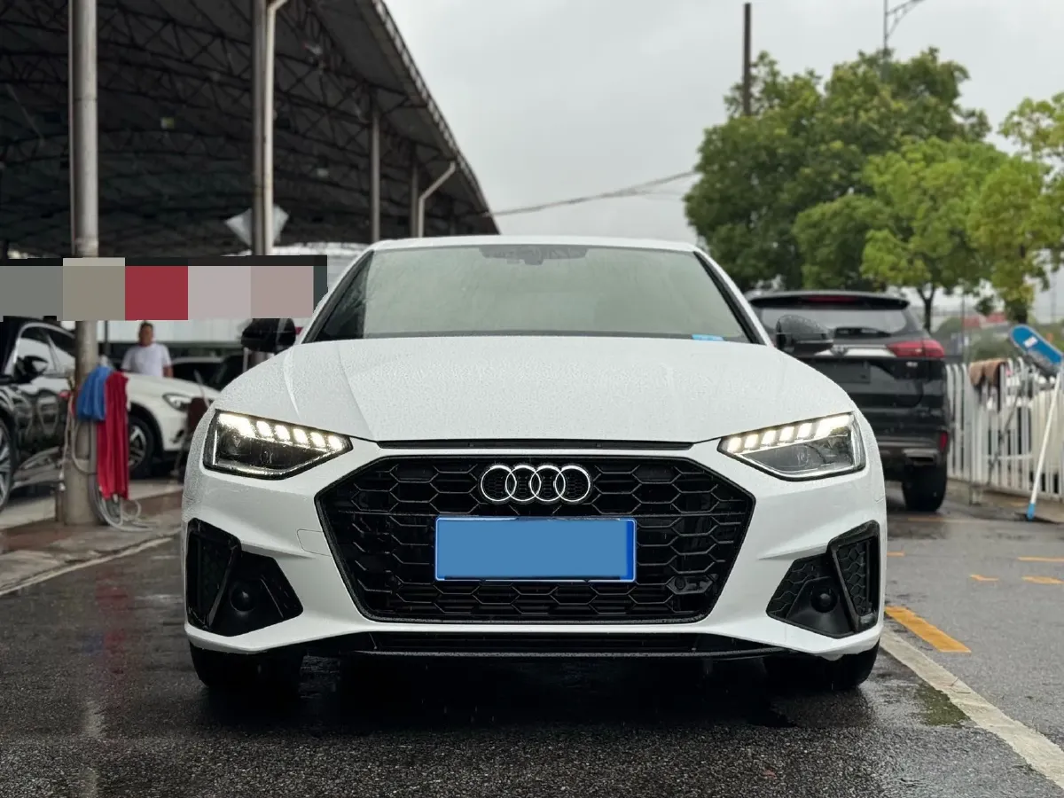 2024 Audi A4L 2.0T 190HP L4 7DCT,autocango,china used car exporter,china ev exporter,chinese used car exporter,chinese used ev exporter