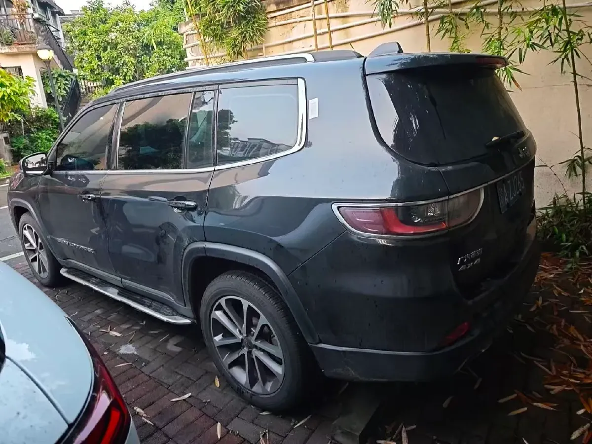 2018 Jeep Grand Commander 2.0T 265HP L4 9AT,autocango,china used car exporter,china ev exporter,chinese used car exporter,chinese used ev exporter