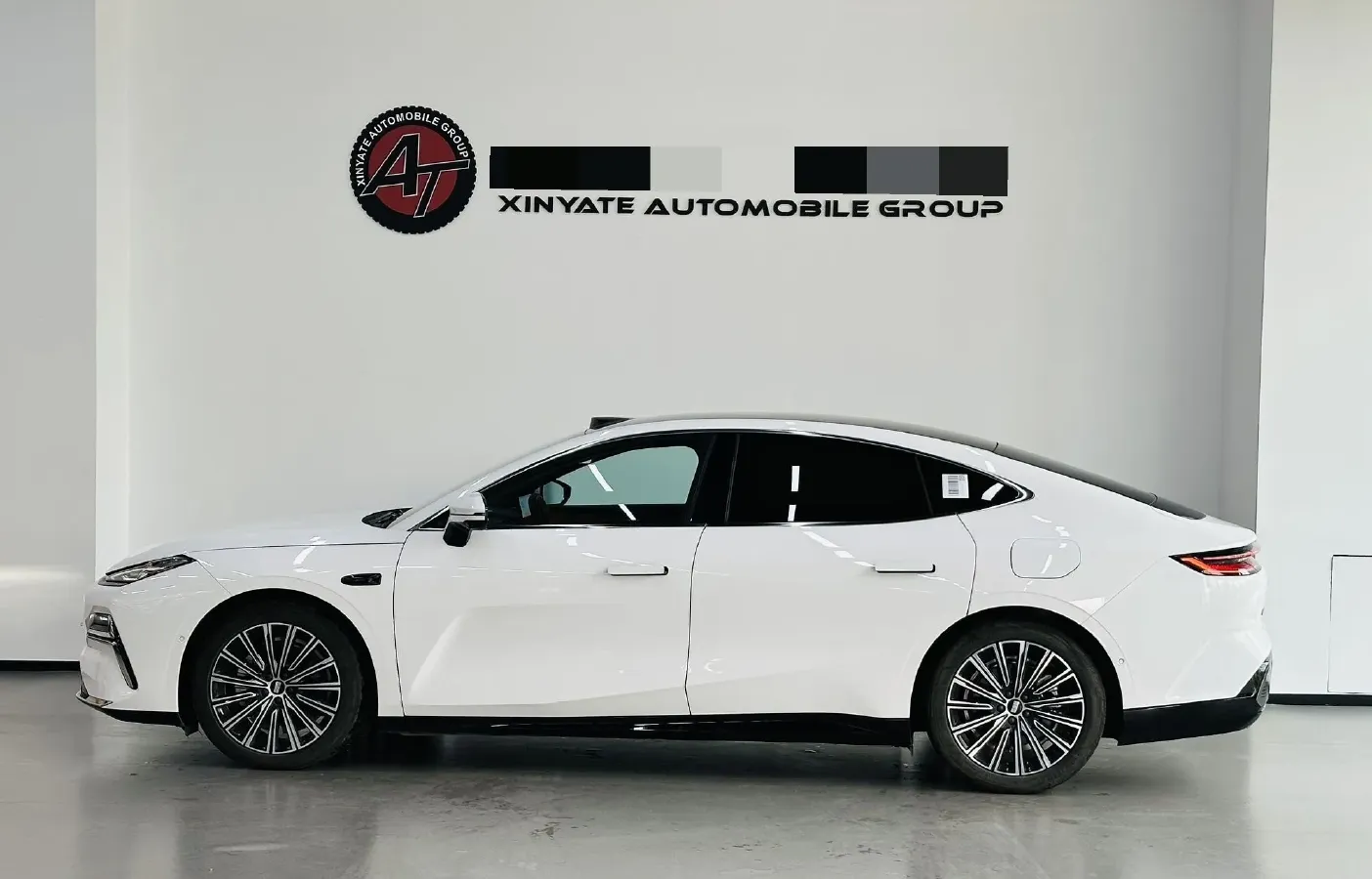 2025 Geely Galaxy Starshine 8 1.5T 163HP L4 3DHT PHEV 27.69KWH,autocango,china used car exporter,china ev exporter,chinese used car exporter,chinese used ev exporter