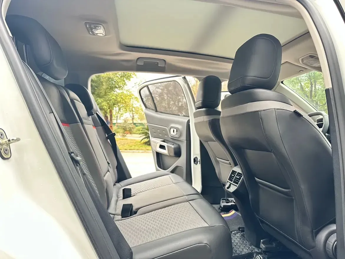 2017 Citroen C5 Aircross 1.6T 167HP L4 6AT,autocango,china used car exporter,china ev exporter,chinese used car exporter,chinese used ev exporter