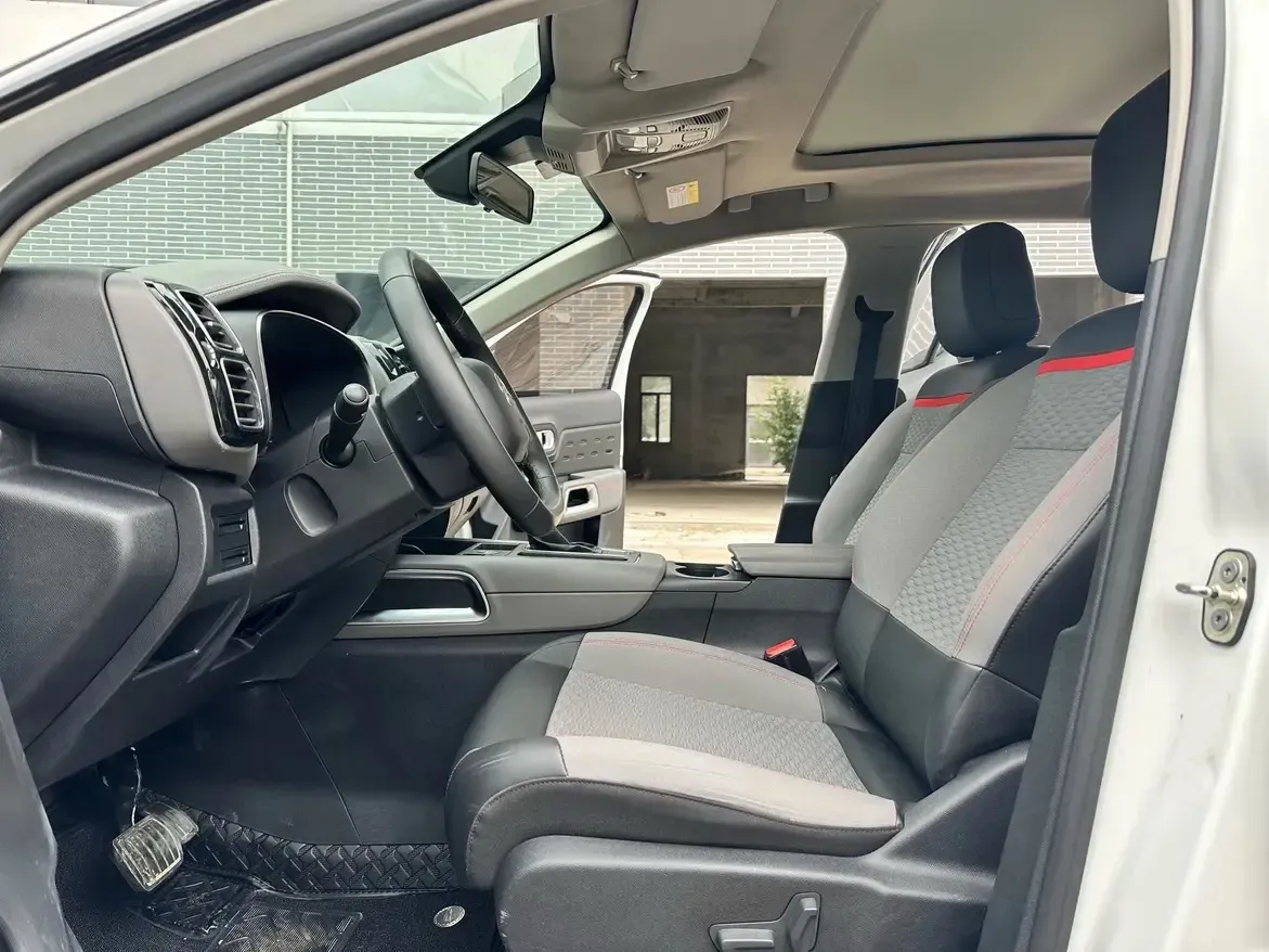 2017 Citroen C5 Aircross 1.6T 167HP L4 6AT,autocango,china used car exporter,china ev exporter,chinese used car exporter,chinese used ev exporter