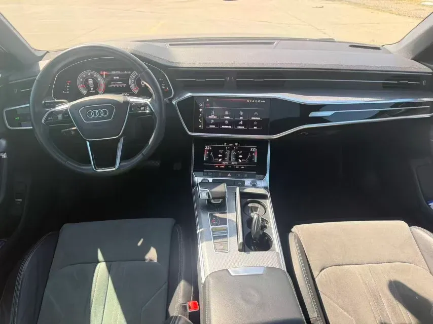 2021 Audi A6L 2.0T 224HP L4 7DCT,autocango,china used car exporter,china ev exporter,chinese used car exporter,chinese used ev exporter