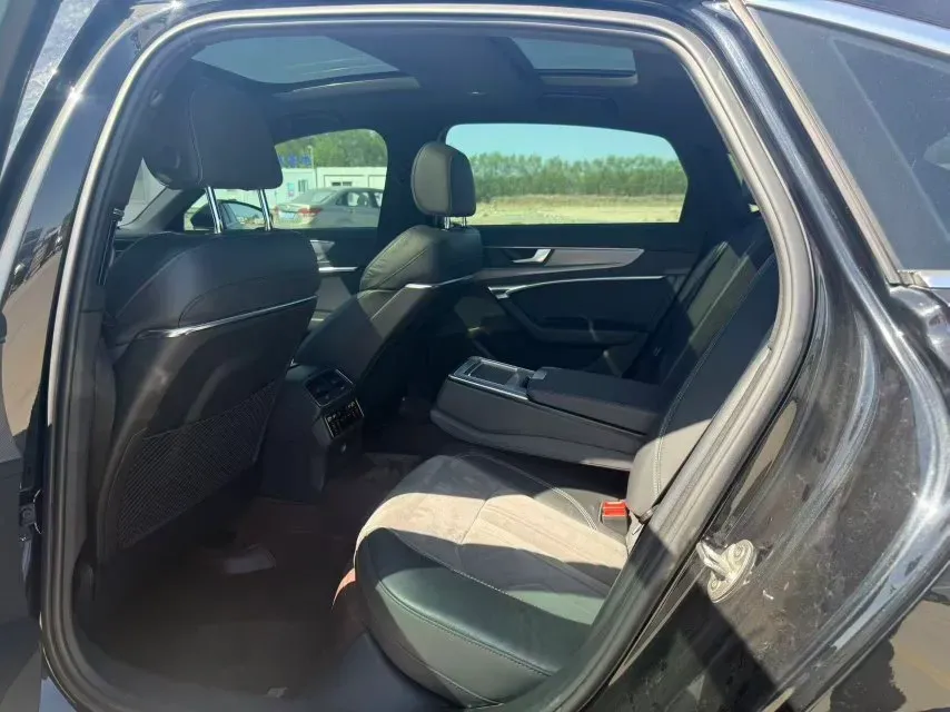 2021 Audi A6L 2.0T 224HP L4 7DCT,autocango,china used car exporter,china ev exporter,chinese used car exporter,chinese used ev exporter