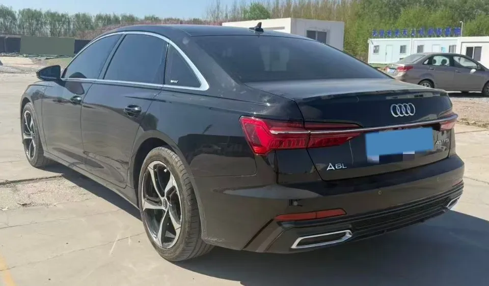 2021 Audi A6L 2.0T 224HP L4 7DCT,autocango,china used car exporter,china ev exporter,chinese used car exporter,chinese used ev exporter