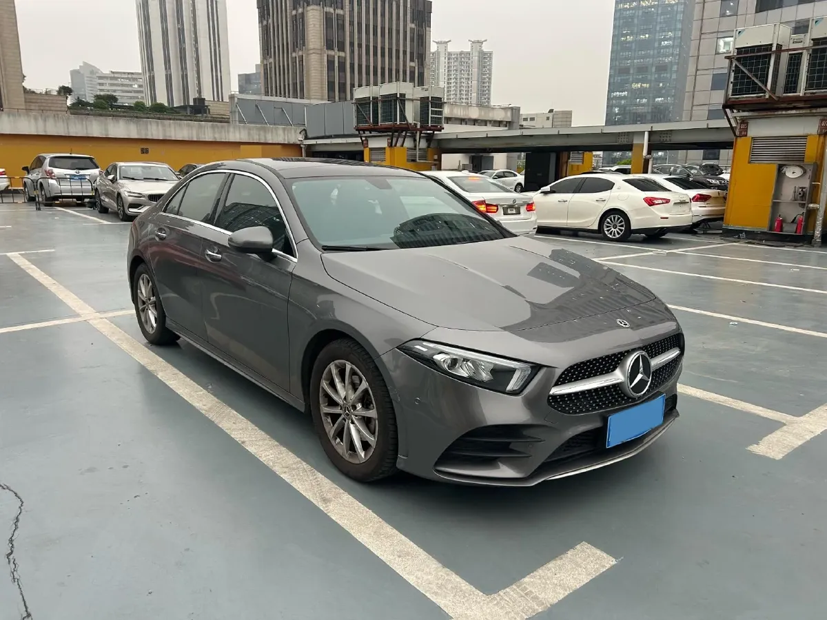 2022 Mercedes-Benz A Class 1.3T 163HP L4 7DCT,autocango,china used car exporter,china ev exporter,chinese used car exporter,chinese used ev exporter