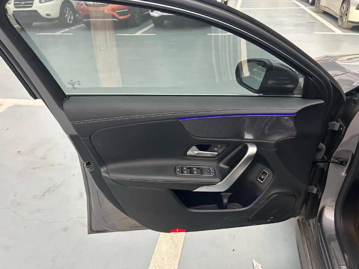 2022 Mercedes-Benz A Class 1.3T 163HP L4 7DCT,autocango,china used car exporter,china ev exporter,chinese used car exporter,chinese used ev exporter