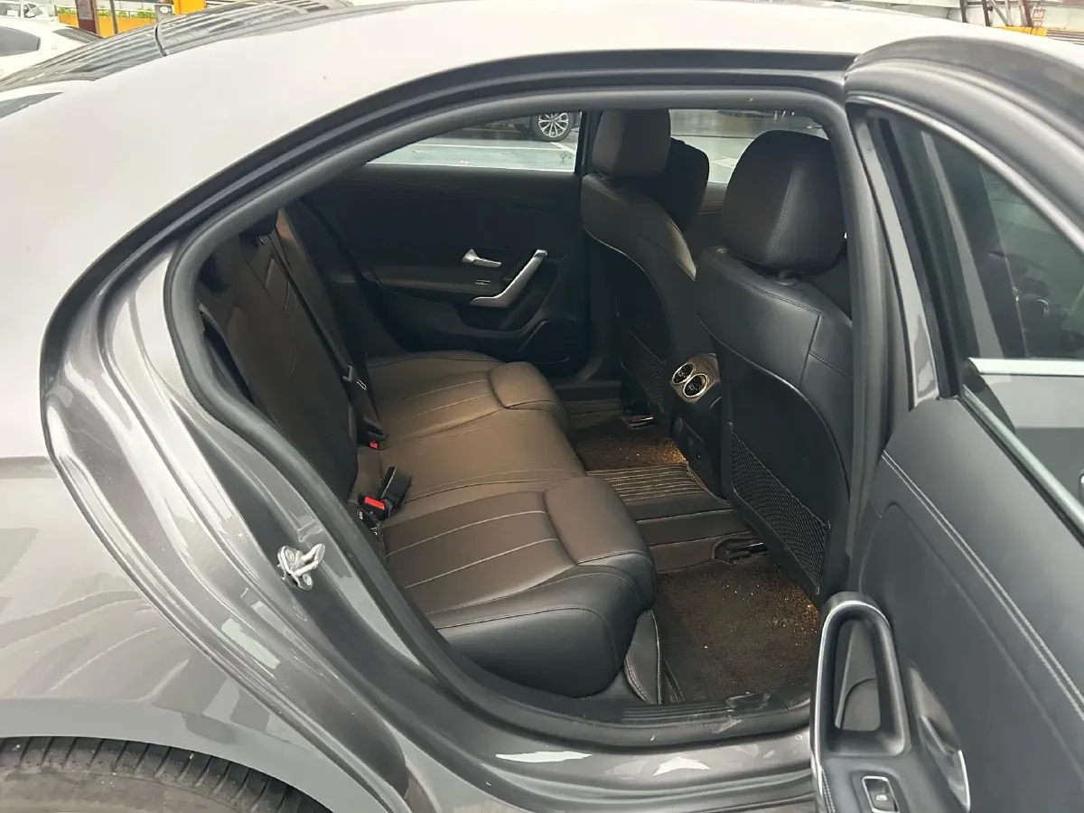 2022 Mercedes-Benz A Class 1.3T 163HP L4 7DCT,autocango,china used car exporter,china ev exporter,chinese used car exporter,chinese used ev exporter