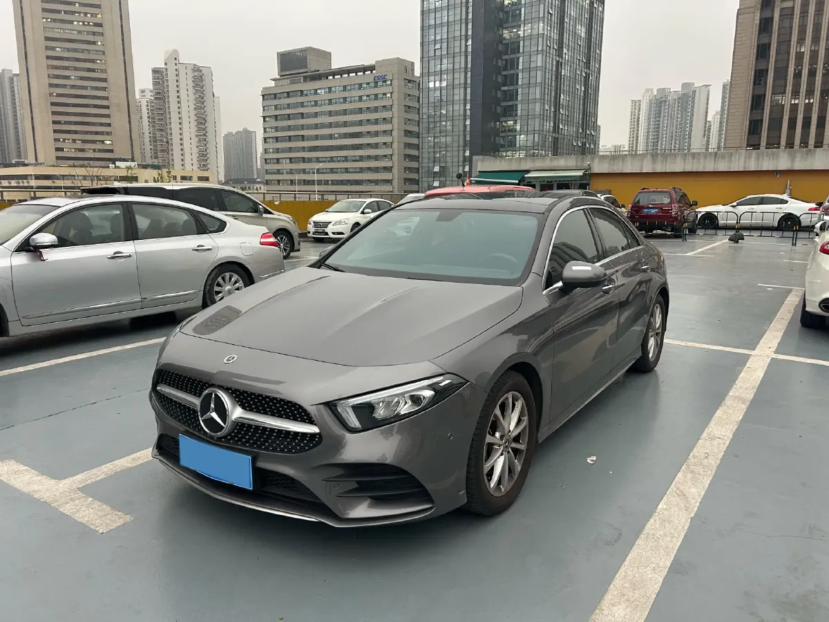 2022 Mercedes-Benz A Class 1.3T 163HP L4 7DCT,autocango,china used car exporter,china ev exporter,chinese used car exporter,chinese used ev exporter