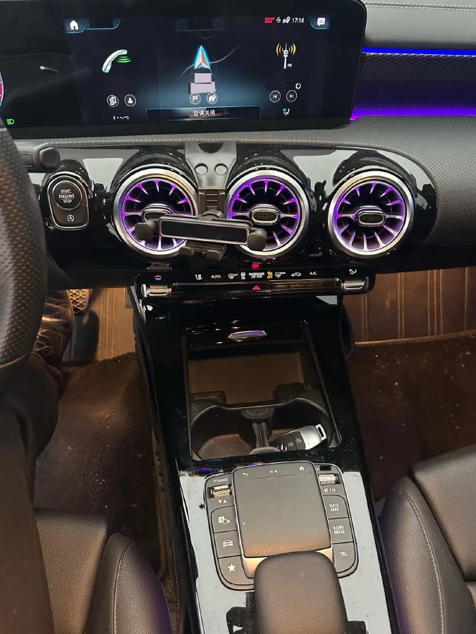 2022 Mercedes-Benz A Class 1.3T 163HP L4 7DCT,autocango,china used car exporter,china ev exporter,chinese used car exporter,chinese used ev exporter