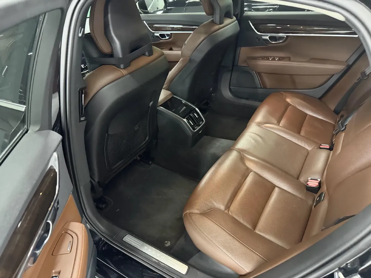 2018 Volvo S90 2.0T 190HP L4 8AT,autocango,china used car exporter,china ev exporter,chinese used car exporter,chinese used ev exporter