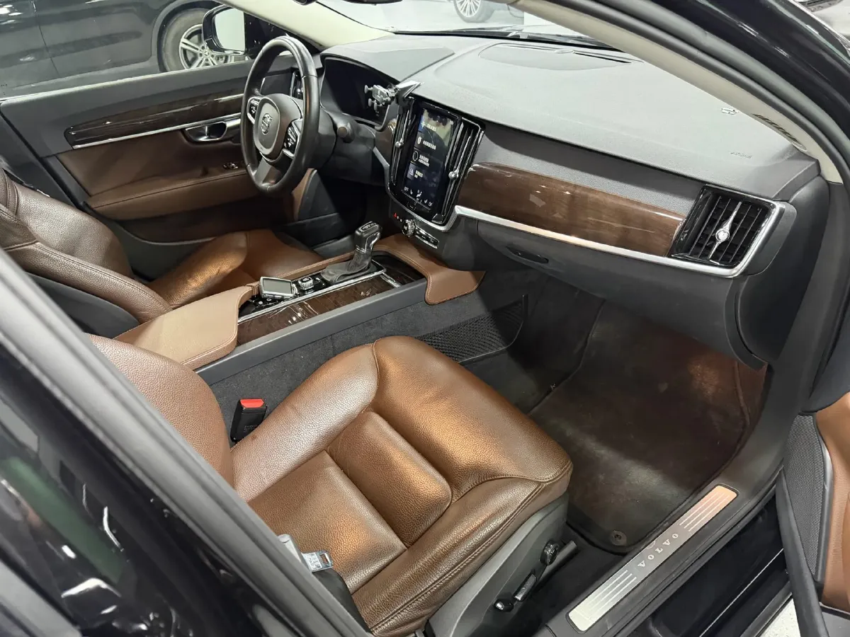 2018 Volvo S90 2.0T 190HP L4 8AT,autocango,china used car exporter,china ev exporter,chinese used car exporter,chinese used ev exporter