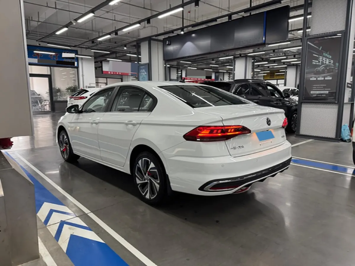 2025 Volkswagen Bora 1.2T 116HP L4 7DCT,autocango,china used car exporter,china ev exporter,chinese used car exporter,chinese used ev exporter