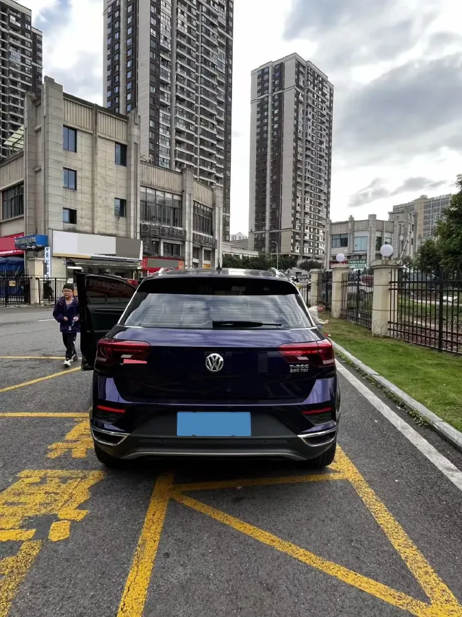 2019 Volkswagen T-Roc 1.4T 150HP L4 7DCT,autocango,china used car exporter,china ev exporter,chinese used car exporter,chinese used ev exporter