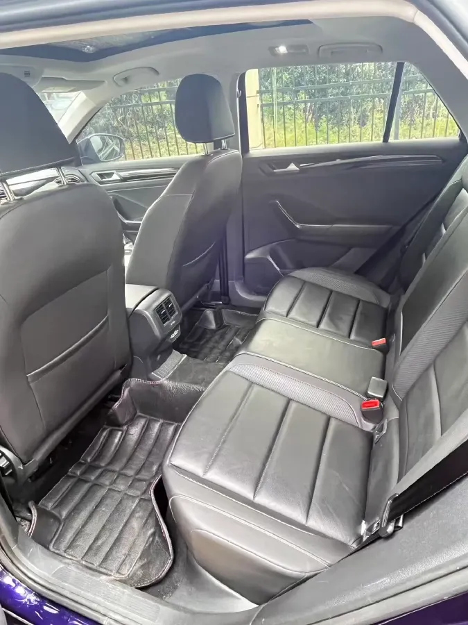 2019 Volkswagen T-Roc 1.4T 150HP L4 7DCT,autocango,china used car exporter,china ev exporter,chinese used car exporter,chinese used ev exporter