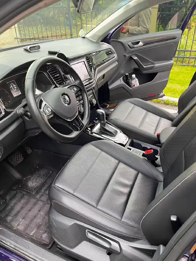 2019 Volkswagen T-Roc 1.4T 150HP L4 7DCT,autocango,china used car exporter,china ev exporter,chinese used car exporter,chinese used ev exporter