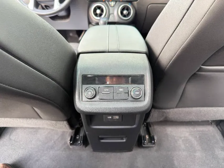 2020 Chevrolet Blazer 2.0T 237HP L4 9AT,autocango,china used car exporter,china ev exporter,chinese used car exporter,chinese used ev exporter