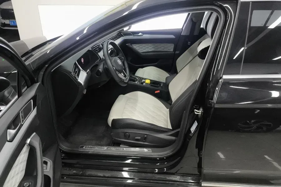 2023 Volkswagen Magotan 2.0T 186HP L4 7DCT,autocango,china used car exporter,china ev exporter,chinese used car exporter,chinese used ev exporter