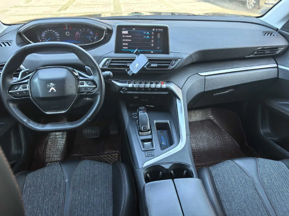 2017 Peugeot 5008 1.8T 204HP L4 6AT,autocango,china used car exporter,china ev exporter,chinese used car exporter,chinese used ev exporter