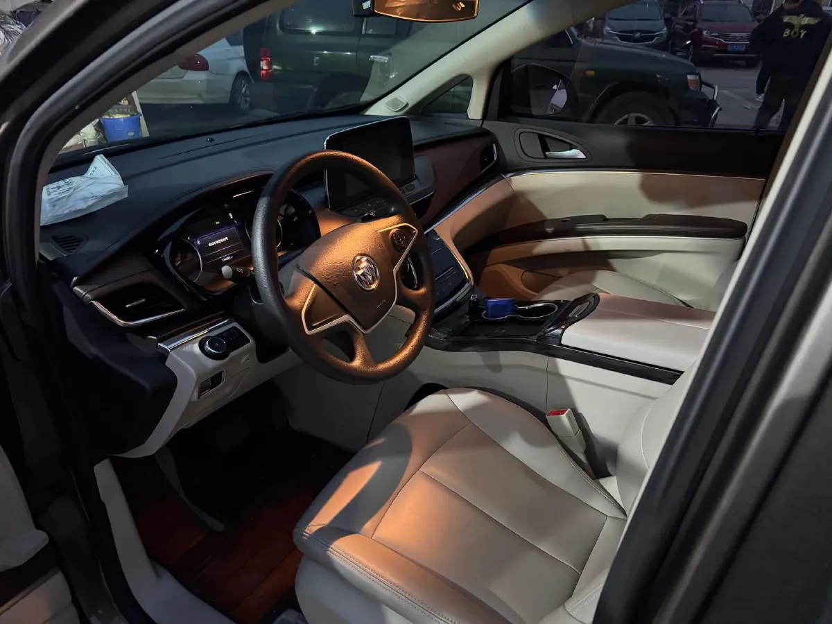 2023 Buick GL8 2.0T 237HP L4 9AT,autocango,china used car exporter,china ev exporter,chinese used car exporter,chinese used ev exporter